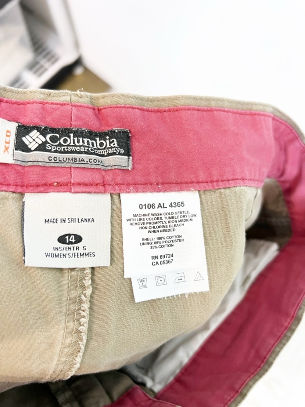 COLUMBIA KHAKI FLAT FRONT SHORTS WITH ZIPPER POCKET WOMENS SZ 14 - Picture 3 of 6